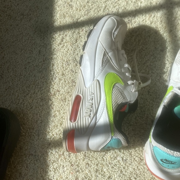 USED women’s NIKE shoes size 9 (they do run small so maybe 8.5) - Picture 3 of 3